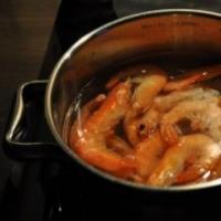 Gatimi i karkalecave të skuqura në salcë soje