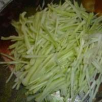 Рецепт: Салат козел на городі Козел на городі з м'ясом та кетчупом